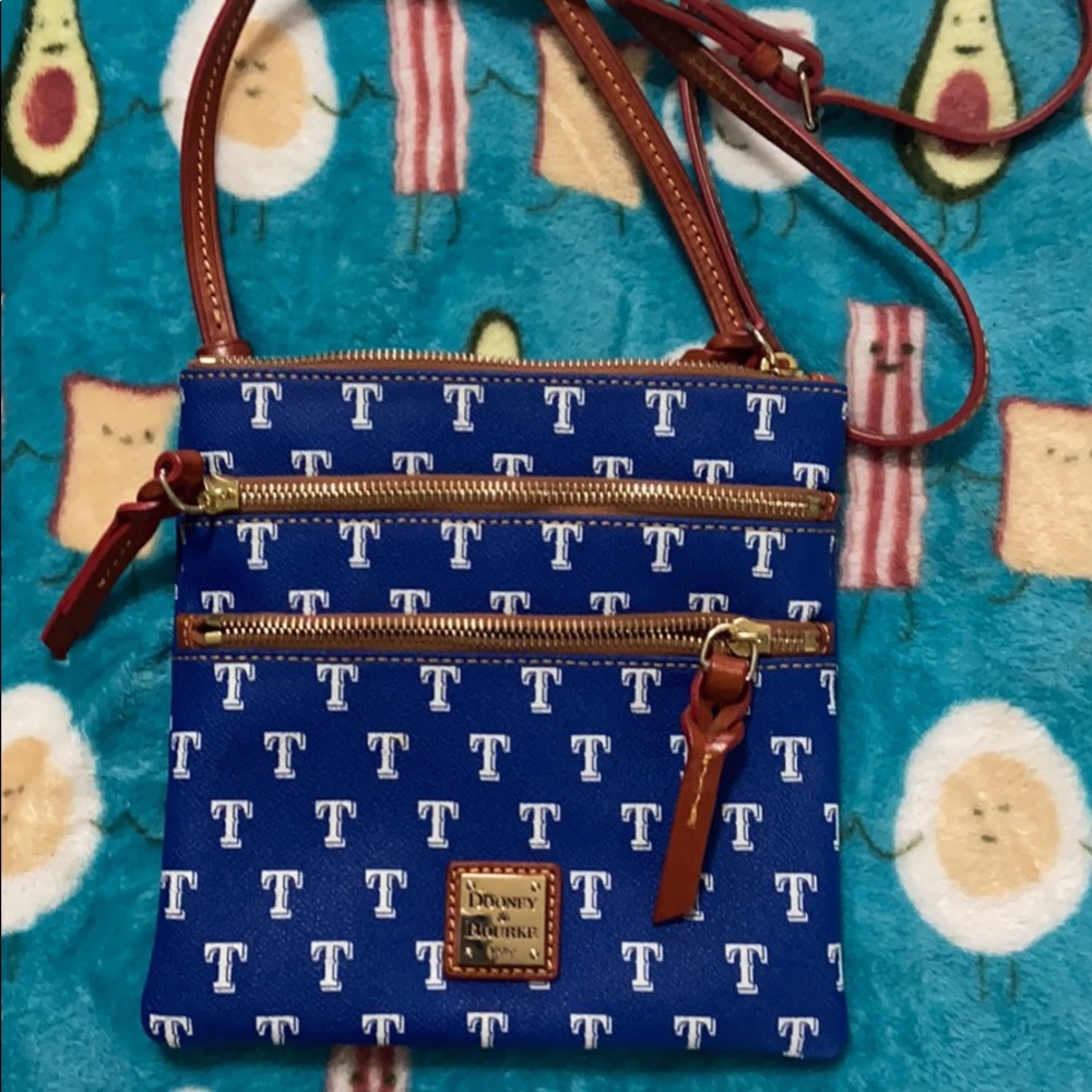 Dooney&Bourke MLB Texas Rangers Crossbody Purse